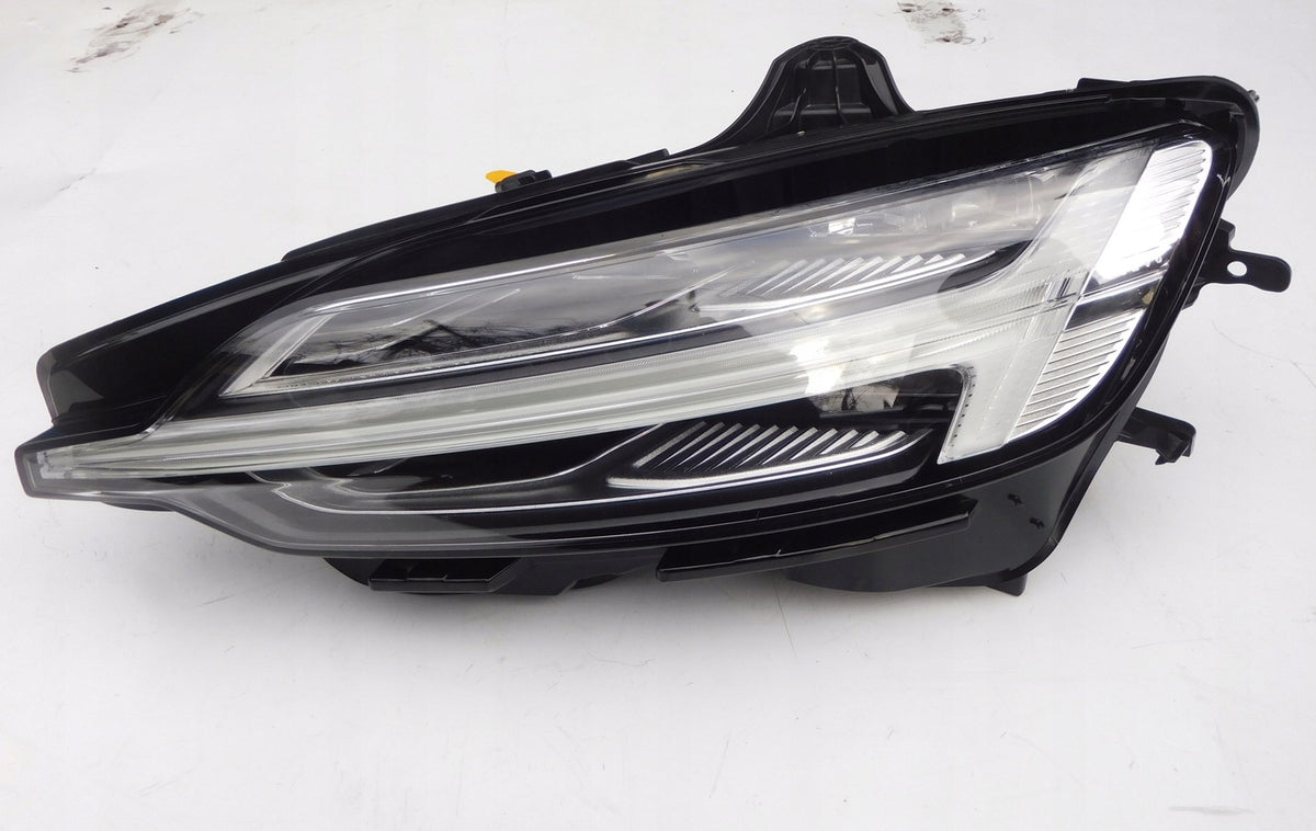 VOLVO V60 左ヘッドランプ 32314180 開封のみの未使用品 VOLVO V60 左ヘッドランプ 32314180 開封のみの未使用品
