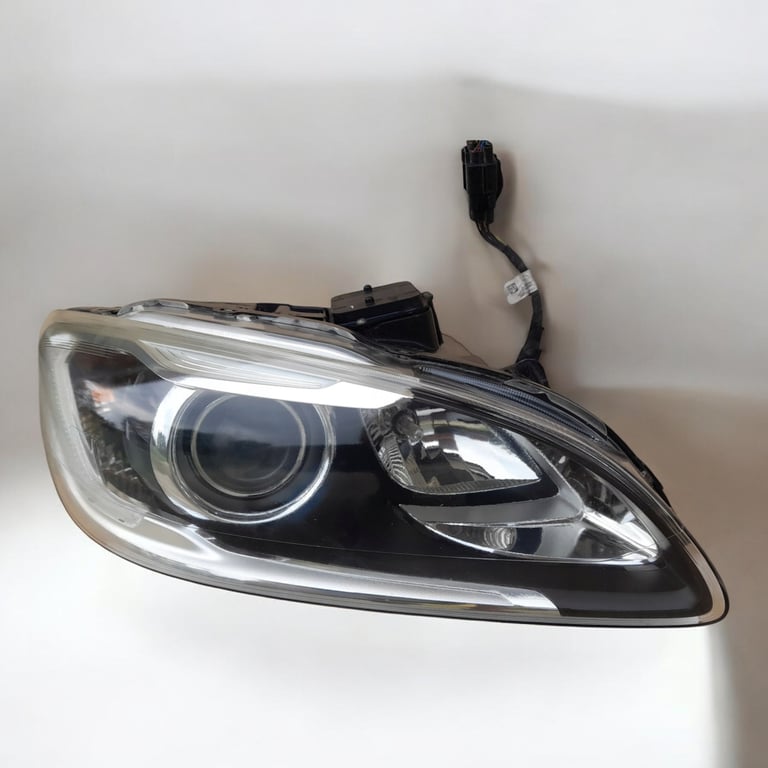 Frontscheinwerfer Volvo S60 V60 31420109 XENON Rechts