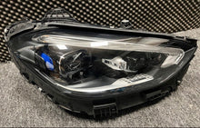 Laden Sie das Bild in den Galerie-Viewer, Frontscheinwerfer Mercedes-Benz W206 A2069068003 Rechts Scheinwerfer Headlight SCH7977830906yn
