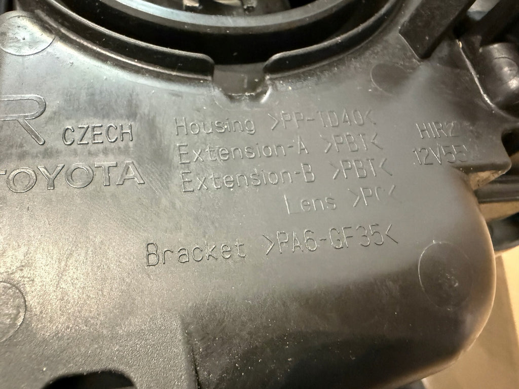 Frontscheinwerfer Toyota Yaris Rechts Scheinwerfer Headlight