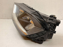 Laden Sie das Bild in den Galerie-Viewer, Frontscheinwerfer VW Golf Sportsvan 517941751B Xenon Links Headlight SCH9294434505jz