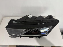 Laden Sie das Bild in den Galerie-Viewer, Frontscheinwerfer Skoda Octavia IV 5E4941035 LED Ein Stück (Rechts oder Links) SCH1456764375vv