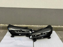 Laden Sie das Bild in den Galerie-Viewer, Frontscheinwerfer Renault Clio I 5 260600149R 260103507R LED Ein Satz Headlight SCH3414235102rl
