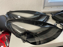 Laden Sie das Bild in den Galerie-Viewer, Frontscheinwerfer Tesla 3 1514953-00-E LED Ein Stück (Rechts oder Links)