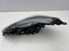 Laden Sie das Bild in den Galerie-Viewer, Frontscheinwerfer Toyota Yaris LED Rechts Scheinwerfer Headlight SCH9902689725he