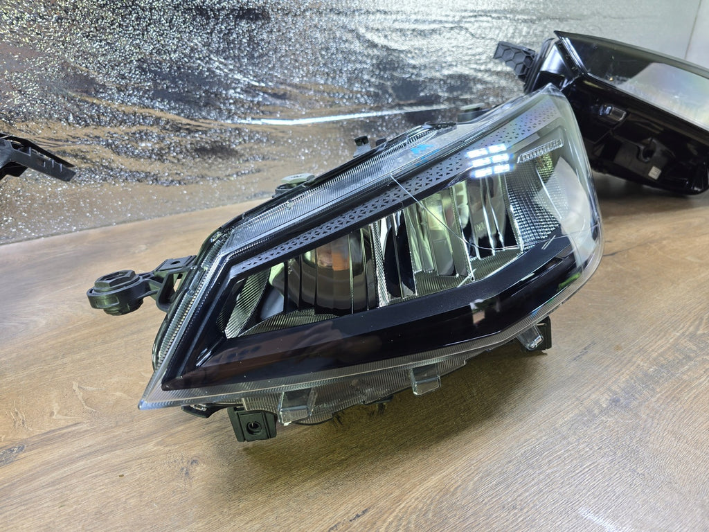 Frontscheinwerfer Seat Ibiza I V 6F1941005E LED Ein Stück (Rechts oder Links)