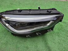 Laden Sie das Bild in den Galerie-Viewer, Frontscheinwerfer Mercedes-Benz W247 A2479067001KZ Full LED Rechts Headlight SCH1306267315xi
