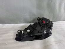 Laden Sie das Bild in den Galerie-Viewer, Frontscheinwerfer Audi A3 8V0941044C Rechts Scheinwerfer Headlight SCH9772624554av