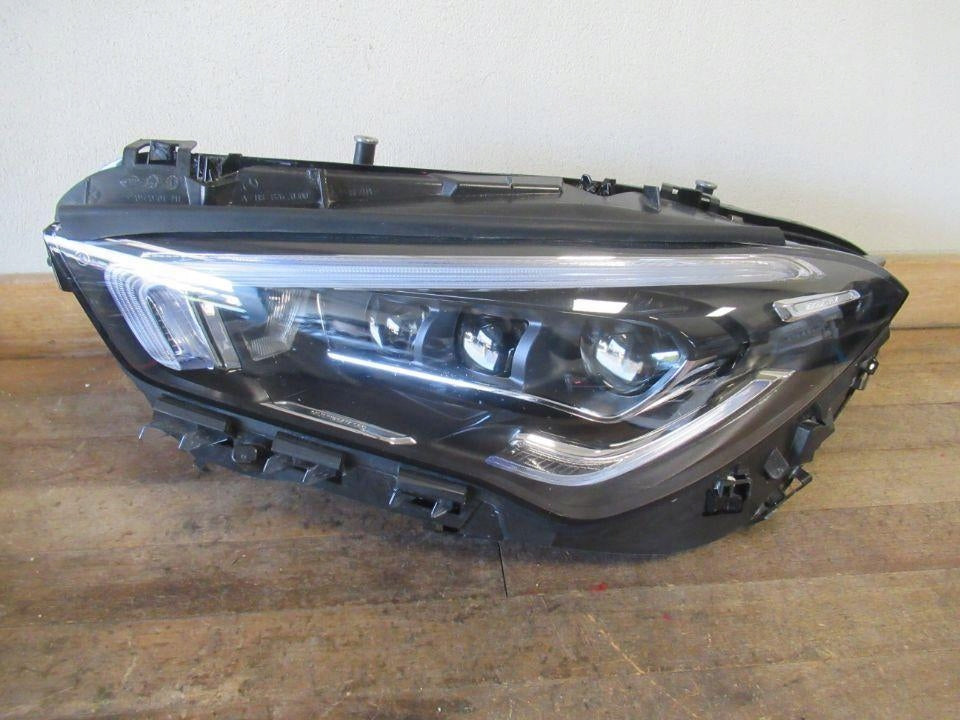 Frontscheinwerfer Mercedes-Benz Cla X118 C118 A1189068900 LED Links Headlight SCH8145976052bg
