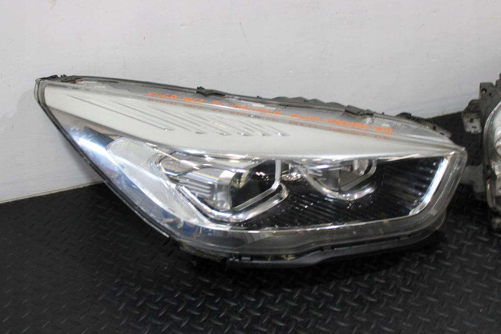 Frontscheinwerfer Ford Kuga I GV41-13D154-AH GV41-13D155-AH LED Ein Satz SCH8210898033br