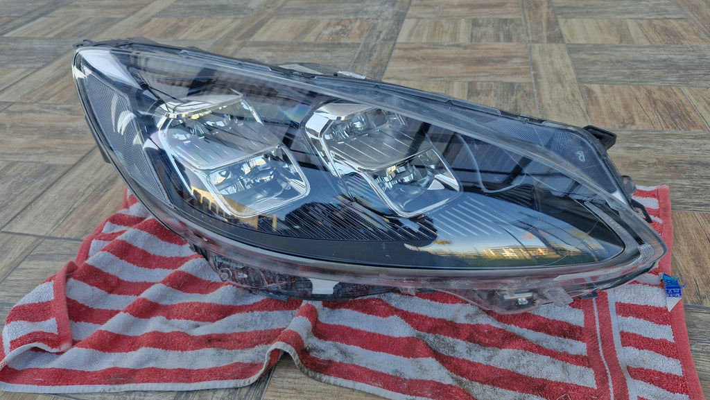 Frontscheinwerfer Ford Kuga LV4B-13E014-FE LED Rechts Scheinwerfer Headlight SCH2313024609rz