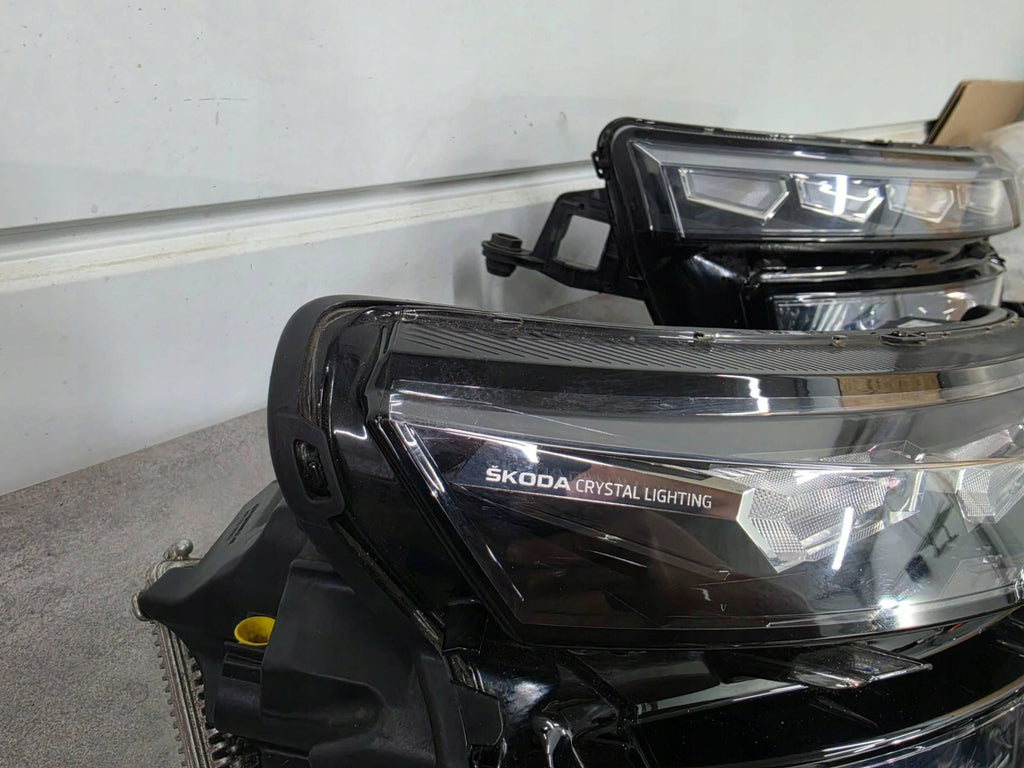 Frontscheinwerfer Skoda Kamiq 0021377709 658941015B Ein Satz Headlight SCH2896311425ne