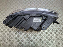 Load image into Gallery viewer, Frontscheinwerfer Dacia Duster 260602465R LED Links Scheinwerfer Headlight SCH1964379934zw