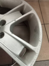 Load image into Gallery viewer, 1x Alufelge 17 Zoll 30714965 Volvo S40 I Rim Wheel FEL5553350443ue