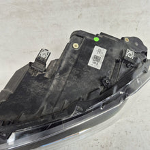 Laden Sie das Bild in den Galerie-Viewer, Frontscheinwerfer VW Polo 2G1941035F Full LED Ein Stück (Rechts oder Links)