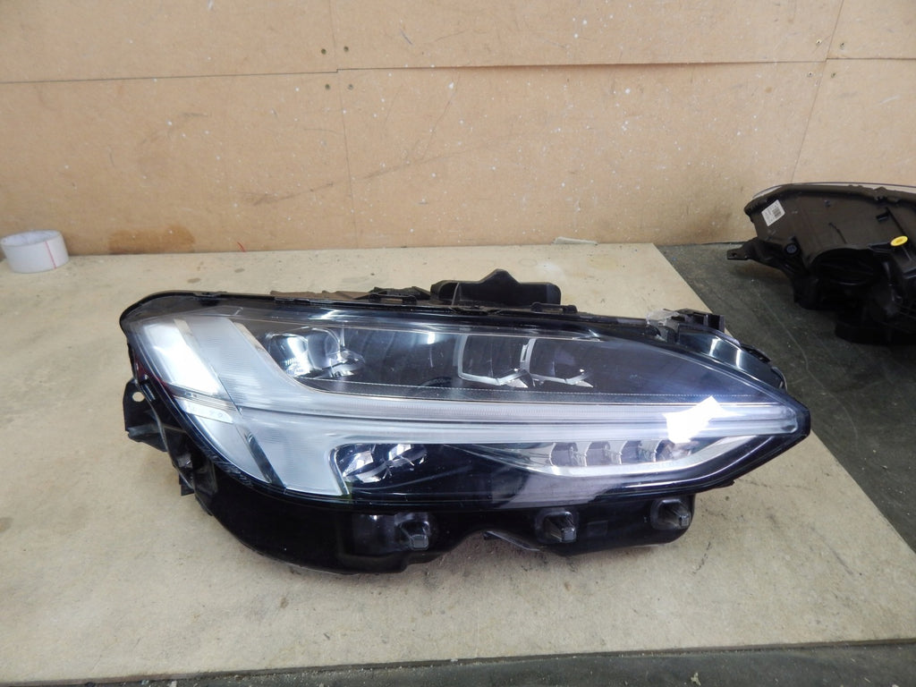 Frontscheinwerfer Volvo S90 V90 31655729 LED Rechts Scheinwerfer Headlight SCH7073433434qh