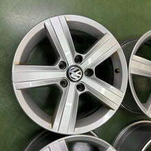 Load image into Gallery viewer, 4x Alufelge 16 Zoll 6.5" 5x112 46ET Glanz Silber 5G0601025BN VW Golf Vii FEL4480222494xk