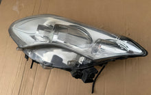 Load image into Gallery viewer, Frontscheinwerfer Renault Laguna III 260600035R 89901838 Xenon Rechts oder Links