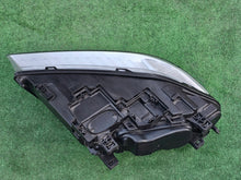 Laden Sie das Bild in den Galerie-Viewer, Frontscheinwerfer Volvo V70 S80 31420019 Links Scheinwerfer Headlight SCH3158127137vl