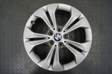 Load image into Gallery viewer, 1x Alufelge 17 Zoll 7.5" 5x112 52ET Glanz Silber 6856065 BMW X1 F48 Rim Wheel FEL6954074435mt