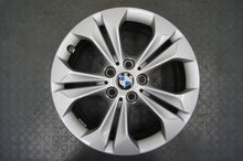 Laden Sie das Bild in den Galerie-Viewer, 1x Alufelge 17 Zoll 7.5" 5x112 52ET Glanz Silber 6856065 BMW X1 F48 Rim Wheel FEL6954074435mt