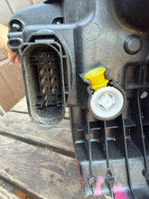 Laden Sie das Bild in den Galerie-Viewer, Frontscheinwerfer Skoda Karoq 57B941010 0022563410 Rechts Scheinwerfer Headlight SCH9883018478sn
