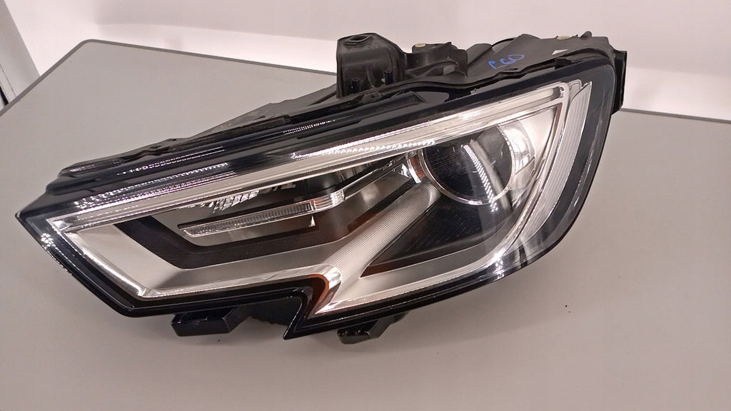 Frontscheinwerfer Audi A3 8V0941005E Xenon Links Scheinwerfer Headlight