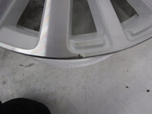 Laden Sie das Bild in den Galerie-Viewer, 1x Alufelge 16 Zoll 7.0" 4x100 37ET Glanz Weiß 403007684R Dacia III 1 Twingo FEL8417990013lv