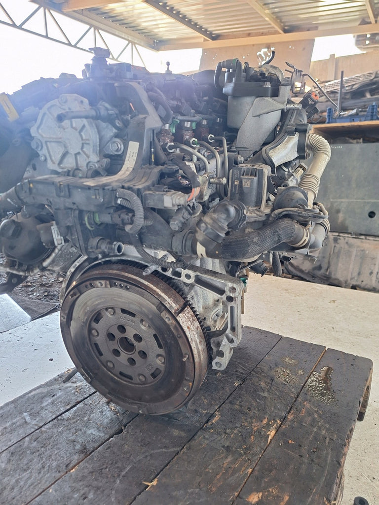 Motor Peugeot 3008 9H05 DV6C 1.6 EHDI 114PS Diesel Engine Unkomplett