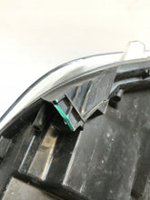 Laden Sie das Bild in den Galerie-Viewer, Frontscheinwerfer Dacia Duster 260101133R LED Rechts Scheinwerfer Headlight