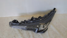 Laden Sie das Bild in den Galerie-Viewer, Frontscheinwerfer Toyota Corolla 8115002S60 LED Links Scheinwerfer Headlight SCH9464336723oz