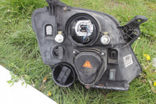 Laden Sie das Bild in den Galerie-Viewer, Frontscheinwerfer Opel Meriva A 93321054 89307570 Xenon Links Headlight SCH2587375421ff