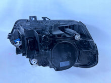 Laden Sie das Bild in den Galerie-Viewer, Frontscheinwerfer Mercedes-Benz Cla A1189066901 LED Rechts oder Links SCH3037180764xl