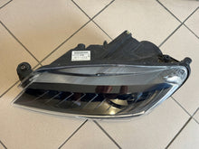 Laden Sie das Bild in den Galerie-Viewer, Frontscheinwerfer Skoda Superb III 3V1941015A Xenon Links Scheinwerfer Headlight