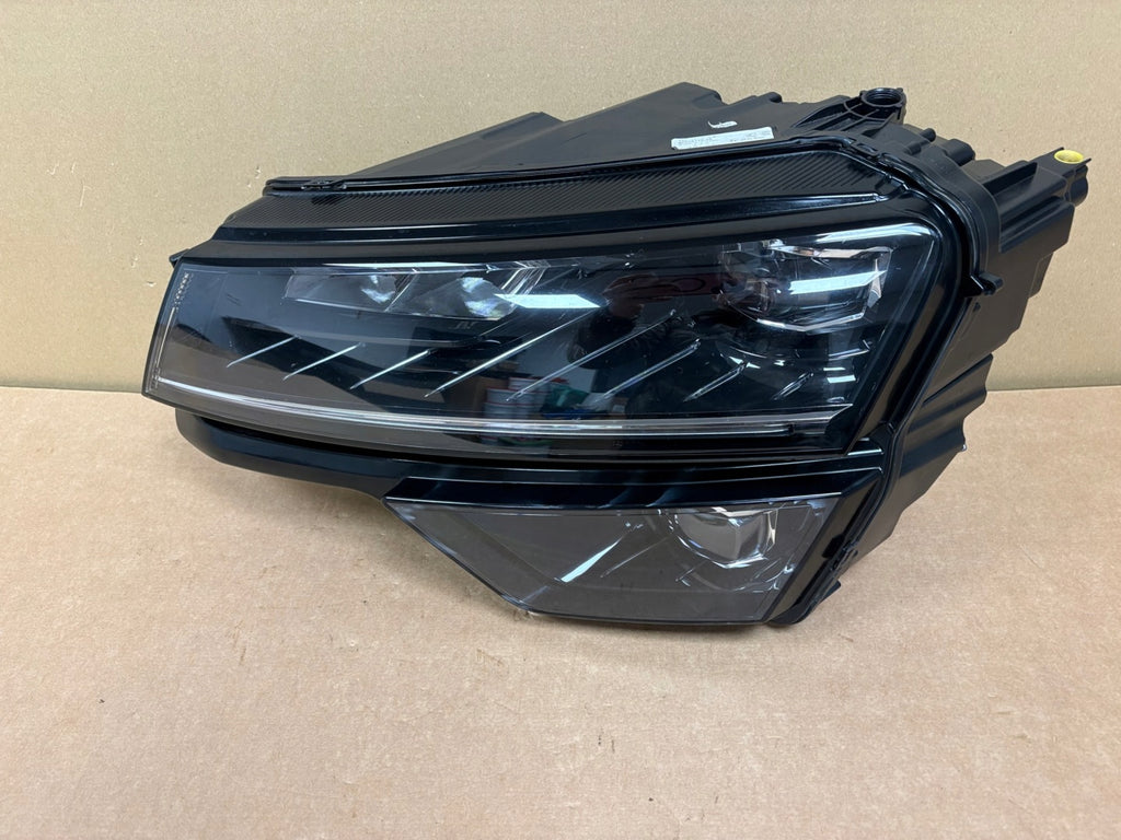 Frontscheinwerfer Skoda Karoq 57B941015B Links Scheinwerfer Headlight SCH5646237048pu