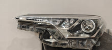Laden Sie das Bild in den Galerie-Viewer, Frontscheinwerfer Toyota Chr 81150-F4031 Links Scheinwerfer Headlight SCH3617801860by