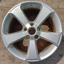 Load image into Gallery viewer, 1x Alufelge 17 Zoll 6.5&quot; 5x112 39ET Glanz Silber 1K8071497 VW Scirocco Rim Wheel