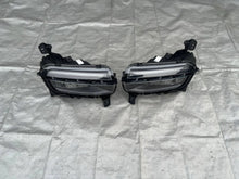 Laden Sie das Bild in den Galerie-Viewer, Frontscheinwerfer Jeep 522187190 Ein Satz Scheinwerfer Headlight SCH1989490404ta