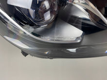 Laden Sie das Bild in den Galerie-Viewer, Frontscheinwerfer Mercedes-Benz W166 A1669066003 Full LED Ein Satz Headlight SCH1314609725on