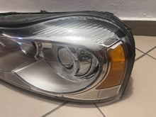 Load image into Gallery viewer, Frontscheinwerfer Volvo Xc90 I 31111845 Xenon Links Scheinwerfer Headlight SCH9133946968ha