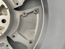 Load image into Gallery viewer, 1x Alufelge 17 Zoll 7.0" 5x114.3 50ET Glanz Silber 52910-K4000 Hyundai Kona FEL5680431215fr
