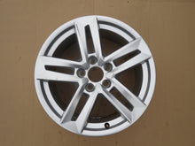 Load image into Gallery viewer, 1x Alufelge 17 Zoll 7.0&quot; 5x112 8W0601025P Audi Rim Wheel