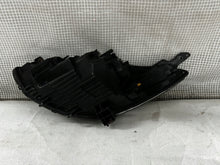 Laden Sie das Bild in den Galerie-Viewer, Frontscheinwerfer Mazda II Rechts Scheinwerfer Headlight