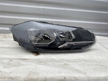 Laden Sie das Bild in den Galerie-Viewer, Frontscheinwerfer VW Polo 2G1941006 Rechts Scheinwerfer Headlight