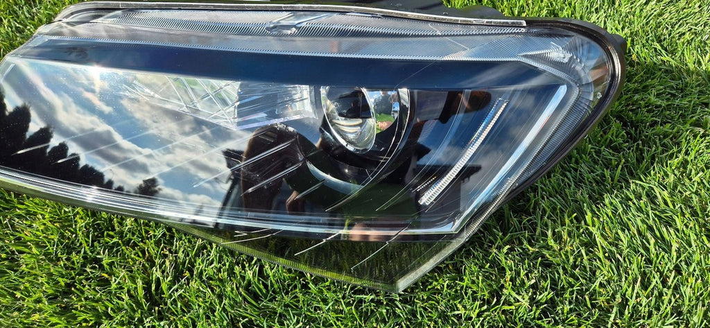 Frontscheinwerfer Skoda Superb III 3V1941015B Xenon Rechts oder Links