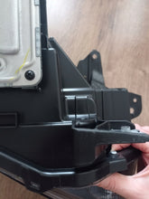 Laden Sie das Bild in den Galerie-Viewer, Frontscheinwerfer VW Amarok N1XB13E017DE Links Scheinwerfer Headlight SCH6836161483lx
