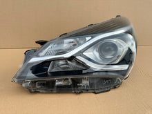 Laden Sie das Bild in den Galerie-Viewer, Frontscheinwerfer Toyota Yaris XXX9809XM Links Scheinwerfer Headlight SCH5538537247gm