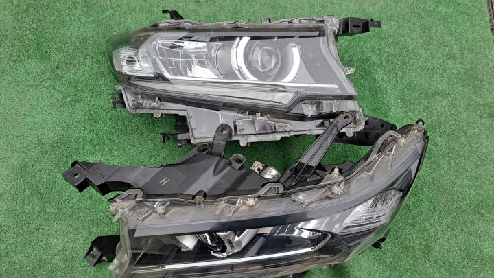Frontscheinwerfer Toyota Land Full LED Ein Satz Scheinwerfer Headlight SCH2490407338bx