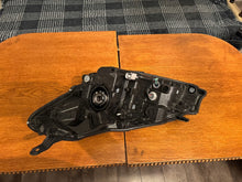 Load image into Gallery viewer, Frontscheinwerfer Toyota Yaris LED Rechts Scheinwerfer Headlight