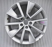 Laden Sie das Bild in den Galerie-Viewer, 1x Alufelge 18 Zoll 8.5&quot; 5x112 41ET Glanz Silber 3V0601025BC Skoda Superb Iii